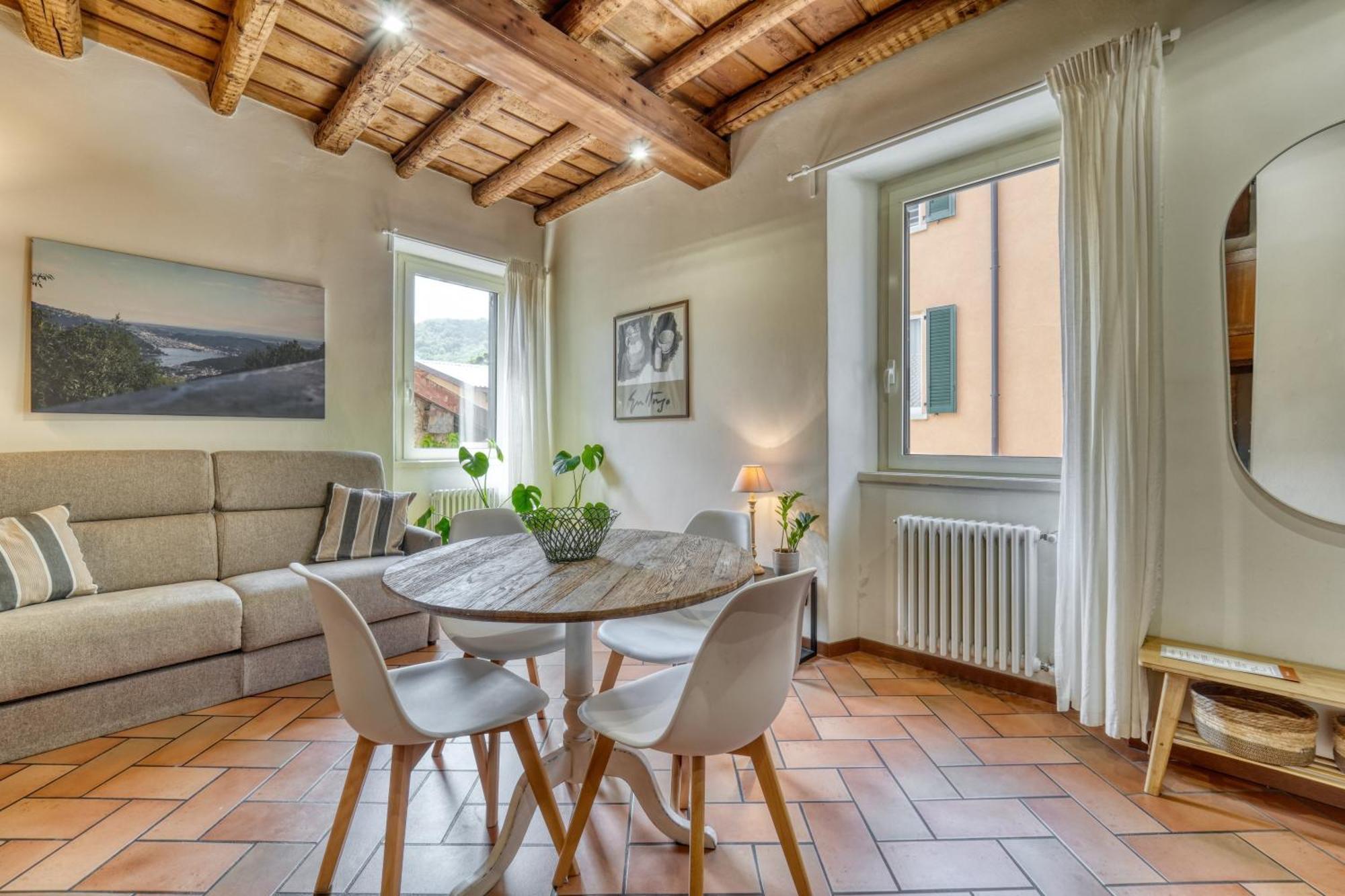 チェルノッビオCasa Di Miloアパートメント エクステリア 写真